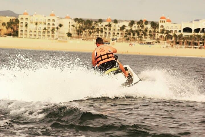 High-Speed Jet Ski Rentals in Cabo San Lucas: Tips, Routes & Safety