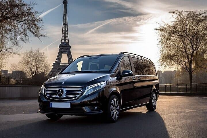 Private Paris City Tour with Photos at Every Stop photo 2