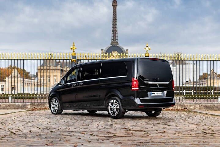 Private Paris City Tour with Photos at Every Stop