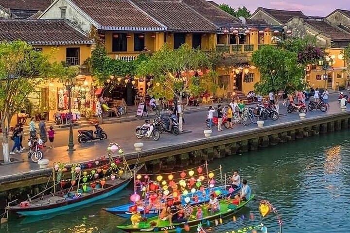 Marble Mountain & Hoi An Night Tour: Sampan Ride, Lanterns, and Cave Views photo 3