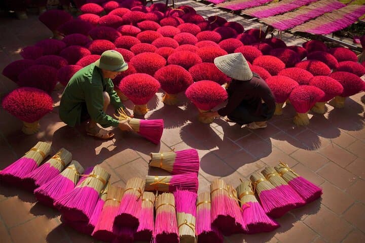 Hanoi Private Tour: Ancient Villages, Incense & Conical Hat Crafts photo 5