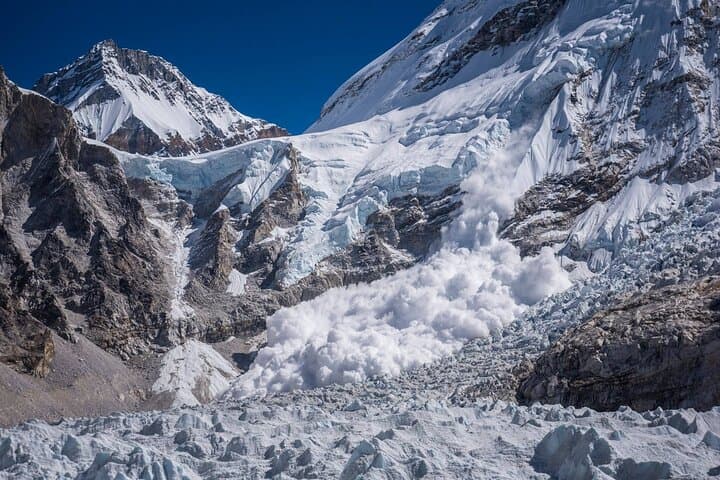 Everest Base Camp & Kala Patthar: 12-Day High-Altitude Trek photo 2