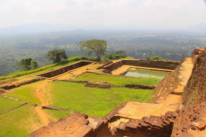 Sigiriya Expedition: Climb the Lion Rock and Explore Dambulla Cave Temple photo 2