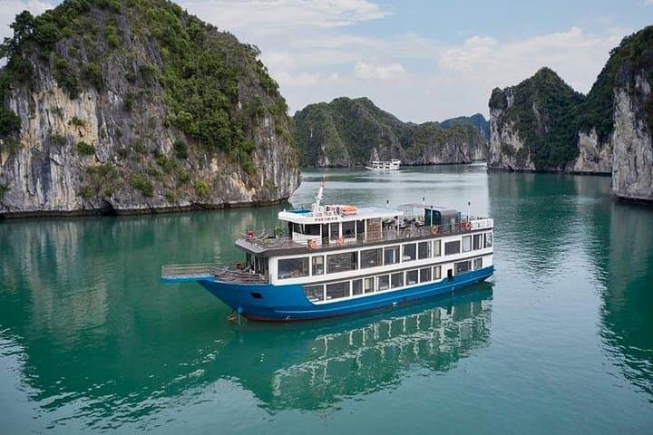 Ha Long Bay 3-Day Overnight Cruise — Lan Ha, Viet Hai & Dark & Bright Cave photo 3