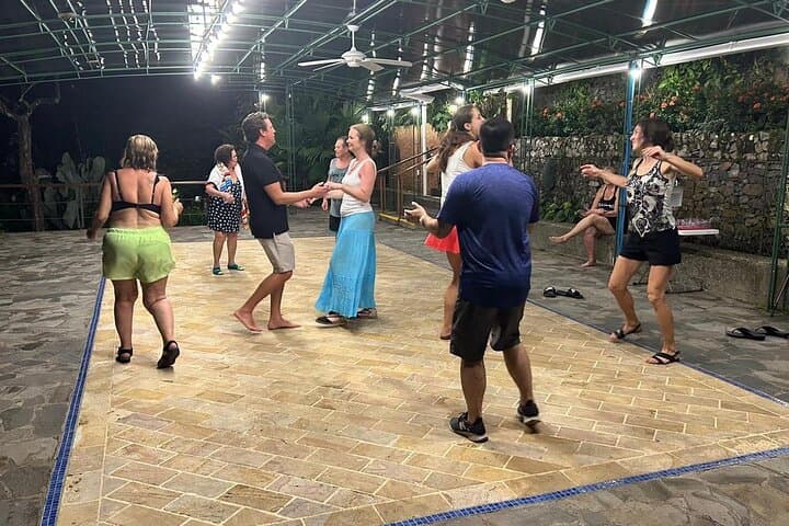 Salsa Night in Manuel Antonio — 60-Minute Dance Class to Feel the Rhythm photo 3