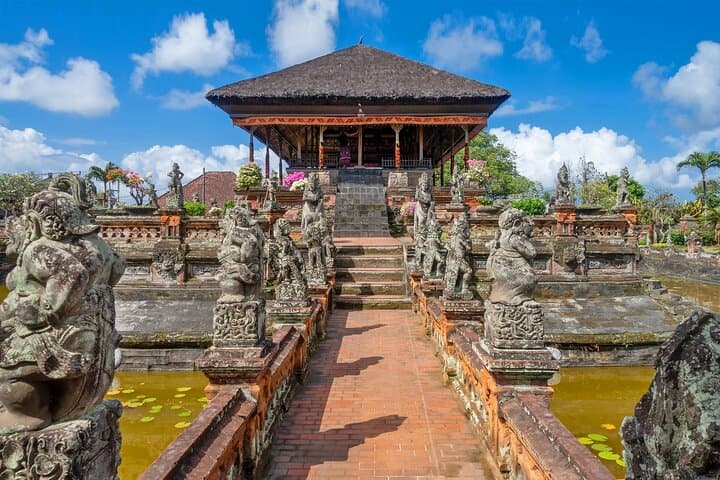 Private Bali Heritage Trail: Kamasan Painting Village & Kerta Gosa Palace photo 4