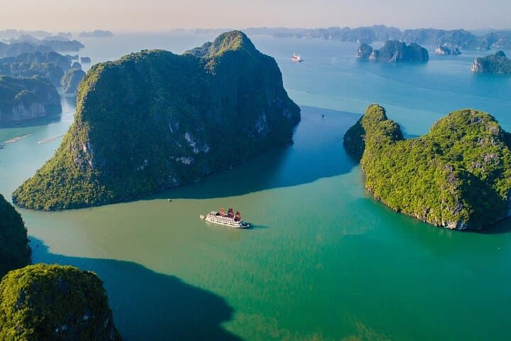 3-Day Halong Bay Cruise — Kayaking, Caves & Titop Island photo 5