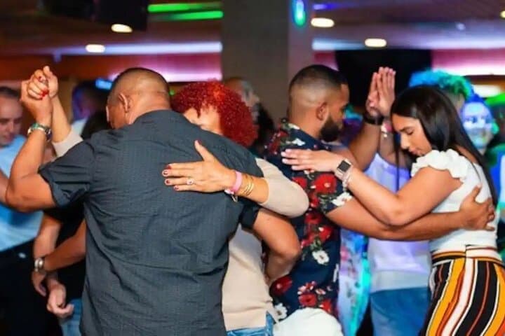 Salsa Class & Nightlife Tour in San Juan — Rooftop Cocktail to Live Band photo 2
