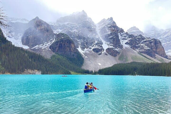 calgary-yyc-airport-to-banff-hotels-shared-shuttle photo 4