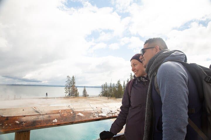 Yellowstone Small-Group Day Tour and Hike from Gardiner to Old Faithful and Grand Prismatic