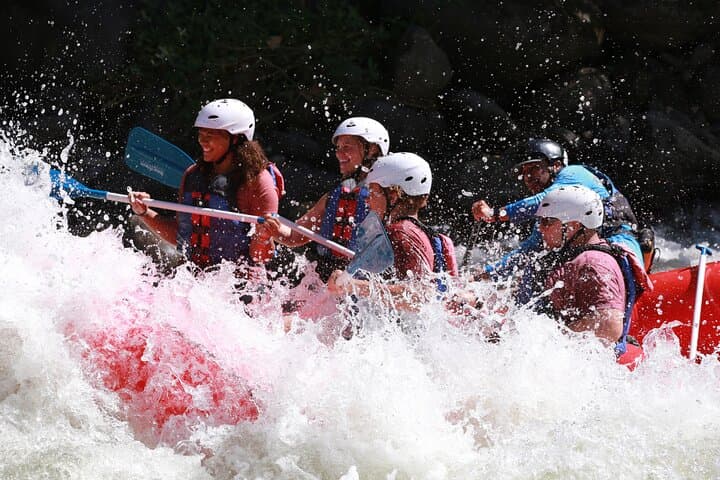 Balsa River Class III Rafting From La Fortuna: 5-Hour Jungle Rapids Adventure photo 6