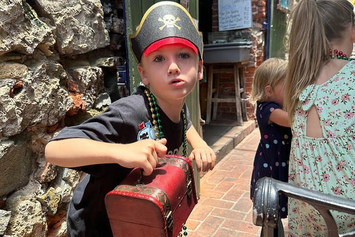 Pirate Treasure Hunt Walking Tour for Kids in Charlotte Amalie photo 4