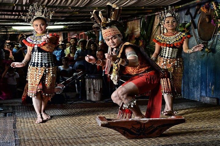Kuching Full-Day JomTour: Private Cultural Tour, Waterfront Walks & Museums