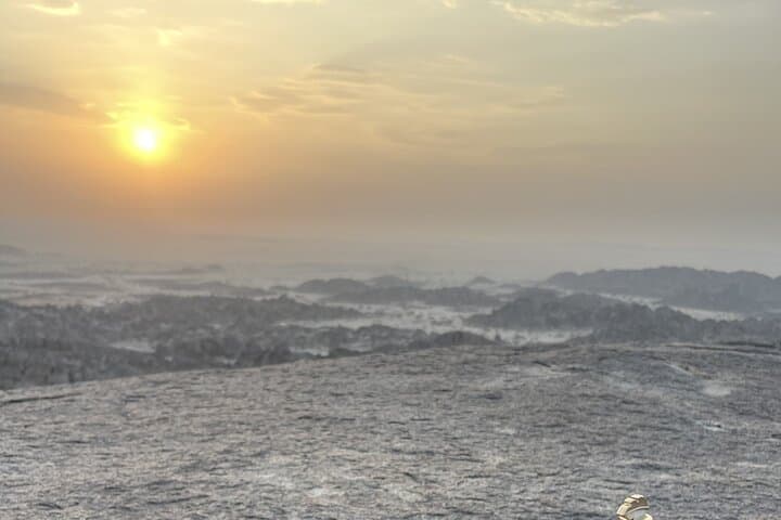 Sunset Hike to Moon Valley: 4-Hour Jeddah Evening Adventure photo 3
