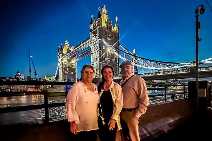 London by Night: Private Electric Taxi Tour of Illuminated Landmarks photo 2