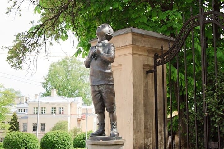 Walk Vilnius' Jewish Quarter and Paneriai Memorial Park: A Somber Cultural Walking Tour photo 4