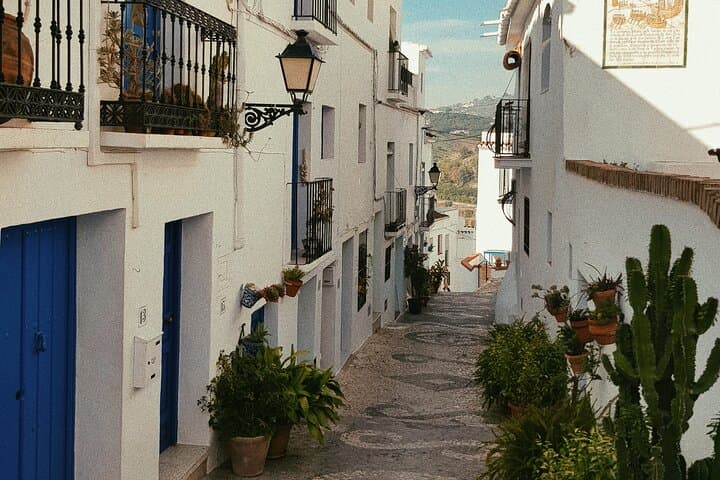White Villages & Ronda Day Trip from Seville: Zahara, Setenil & El Tajo photo 5