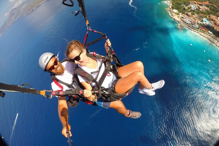 Paragliding From Side to Alanya: Tandem Flight Over Cleopatra Bay