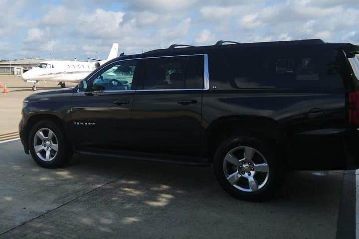 Private SUV Shuttle: Hobby Airport to Galveston Door-to-Dock Transfer photo 1