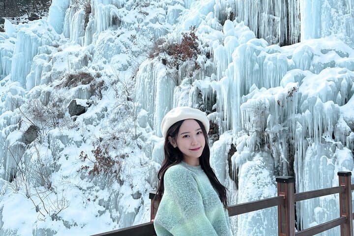 Seoul Winter Day Trip: Eobi Ice Valley, Strawberry Picking & Vivaldi Park Sledding photo 6