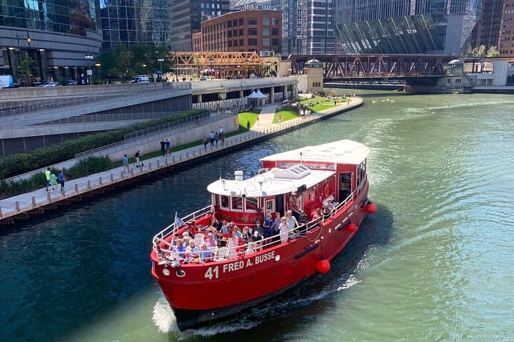 Chicago Fireboat River & Lake Cruise Aboard the Fred A Busse — Architecture & Fire History photo 5