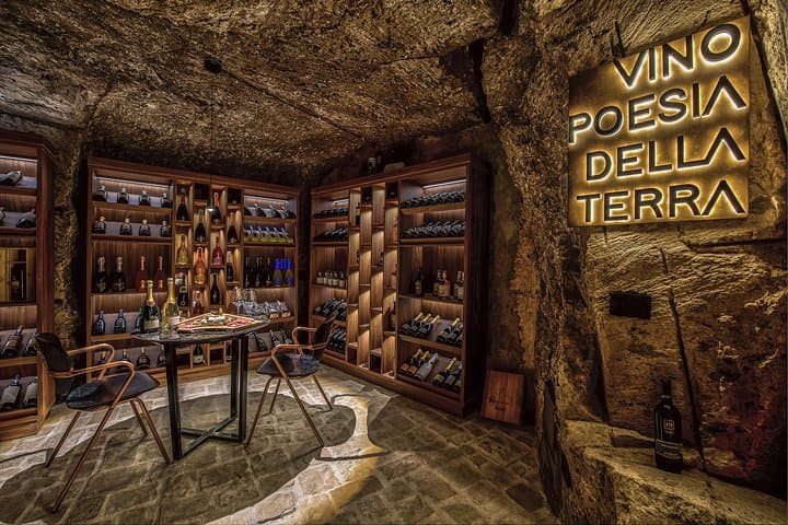Campania Wine Tasting & Masterclass in Sorrento — Taste Vesuvius and Local Pairings