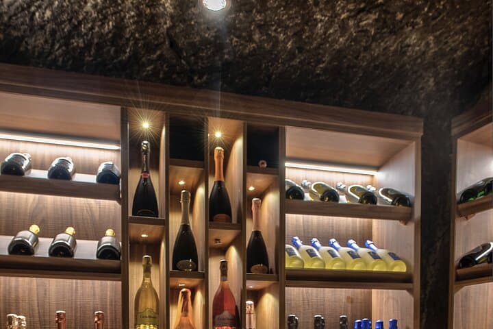 Campania Wine Tasting & Masterclass in Sorrento — Taste Vesuvius and Local Pairings photo 4