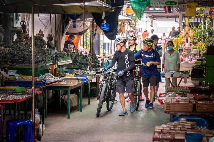 Bangkok Backstreets & Temple Bike Tour — 15km Cultural Ride Through Thonburi photo 2