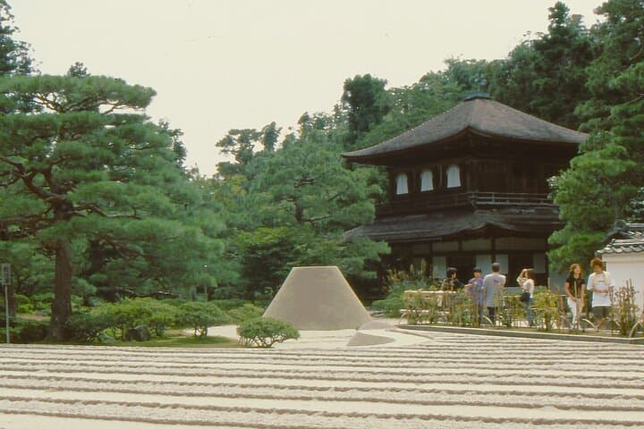 Kyoto in a Day by eBike: East Course Shogun Legacy Cycling Tour photo 5