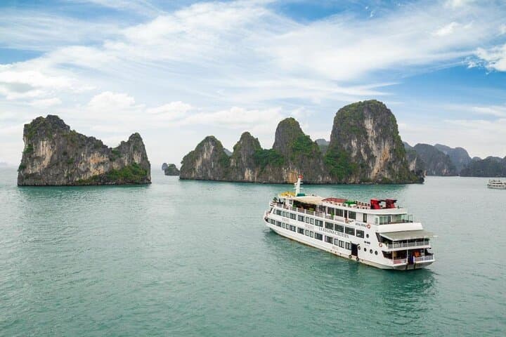 La Regina 2-Day Halong Bay Cruise: Luxury, Kayaking & Sung Sot Cave photo 1