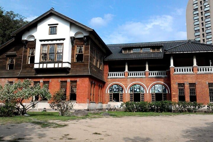 Taipei Day Tour: National Palace Museum, Beitou Hot Springs & Dadaocheng photo 3