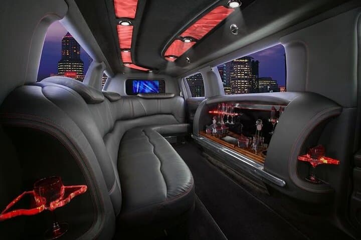 Private 6-Hour Stretch Limo Tour from Anaheim — Hollywood, Beverly Hills & Coastal Lanes photo 1
