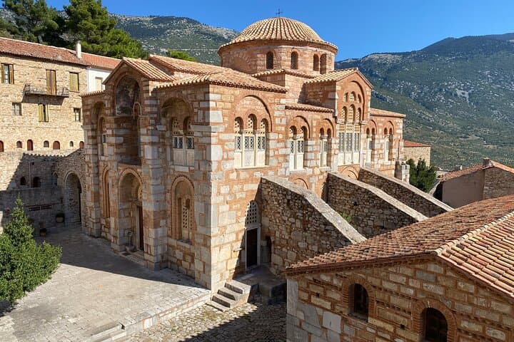 Delphi Day Trip from Athens: Temple of Apollo, Museum & Hosios Loukas Monastery