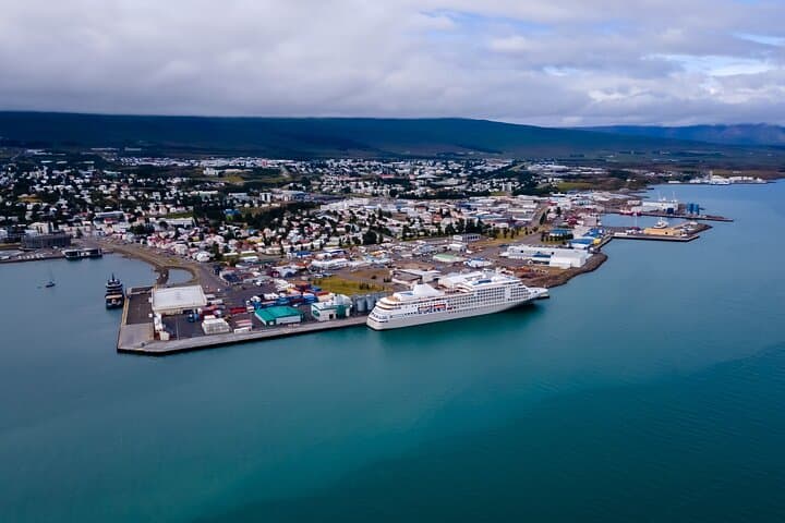 Whale Watching from Akureyri City Central: Minke, Humpbacks & Dolphin Safaris photo 4