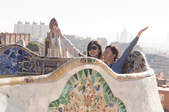 Best of Barcelona — Sagrada Familia, Park Güell, Montjuïc & Gothic Quarter: Full-Day Guided Tour