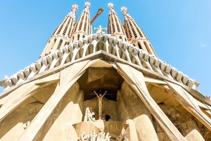 Best of Barcelona — Sagrada Familia, Park Güell, Montjuïc & Gothic Quarter: Full-Day Guided Tour photo 2