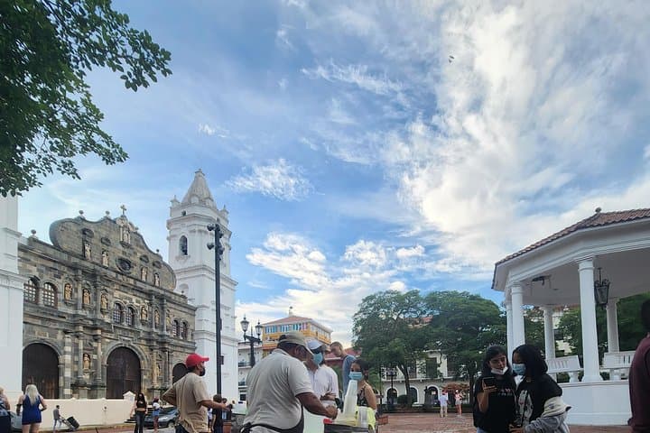 Panama City Private Tour: From Casco Antiguo Streets to Miraflores Locks photo 1