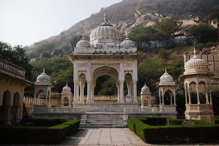 Private Jaipur Temple Tour: Spiritual Sites, Chakra Readings & Local Markets photo 3