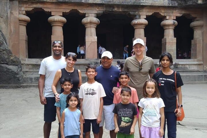 Mumbai Sightseeing & Elephanta Caves: Full-Day Private Tour Guide