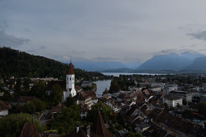Thun Visual Storytelling: Confidence-Building Portrait Session on Lake Thun photo 5
