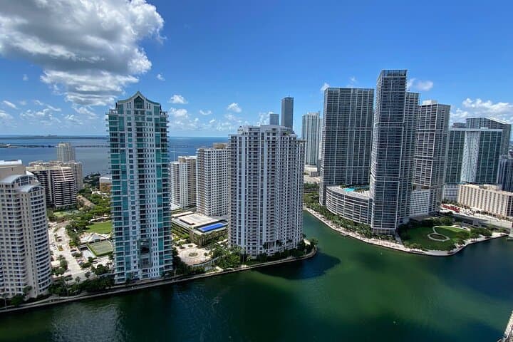 Miami Skyline Celebrity Cruise — 90-Minute Biscayne Bay Yacht Sightseeing photo 3