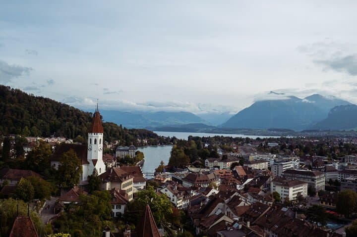 Capture Thun: Private Walking Photo Tour at the Foot of the Bernese Alps