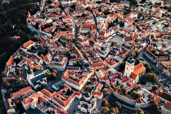 Private Riga to Tallinn Transfer with Coastal Stops — Sunset Trail, Pärnu & More