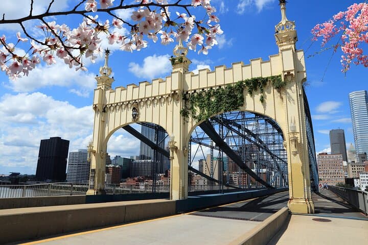 Pittsburgh Private Romantic Walking Tour — Love in the City photo 6