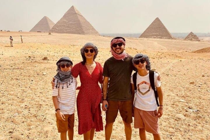 Full-Day Private Tour: Pyramids, Memphis & Saqqara from Cairo