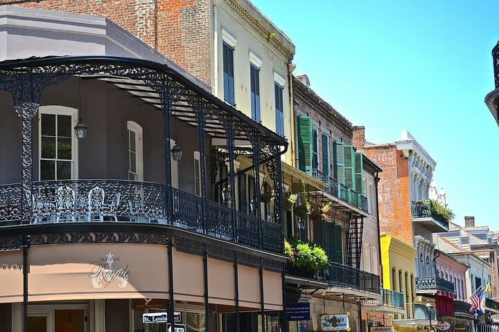 Uptown Elegance: Private Walking Tour of New Orleans’ Garden District