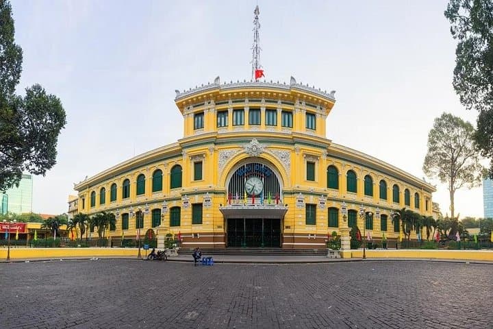 7-Day Vietnam Private Tour: Saigon, Cu Chi, Mekong, Hanoi & Halong Bay