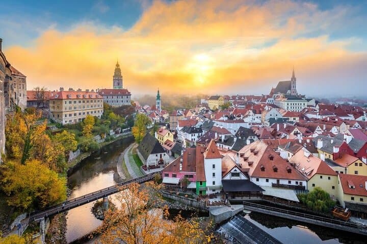 Prague to Cesky Krumlov & Hluboka Castle: Private Day Tour Guide photo 4