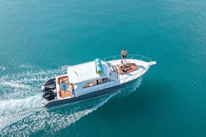 Private Yacht Tour to Isla Mujeres & Playa Norte from Cancun photo 3