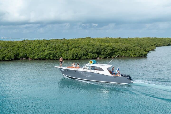 Private Yacht Tour to Isla Mujeres & Playa Norte from Cancun photo 1